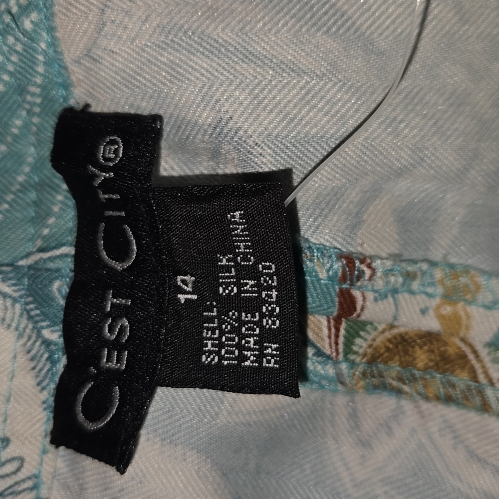 C’est City 100% Silk Cropped Pants with Flowers - Picture 4 of 4